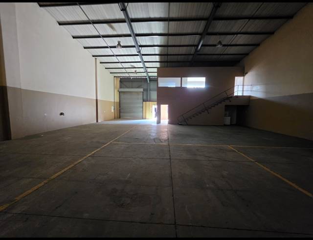 353M² WAREHOUSE TO LET IN STORMILL